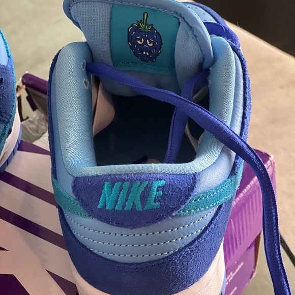 Nike SB Dunk Low Pro- Blue Raspberry - Picture 4 of 10